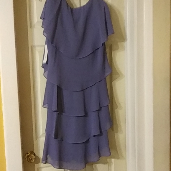 Dress - Picture 5 of 5